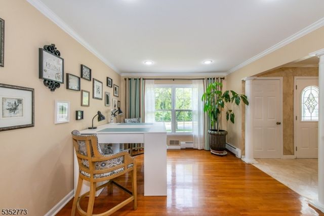 47 Robin Hood Way, Wayne Twp., NJ 07470
