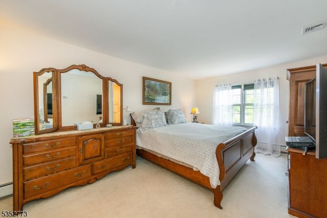 47 Robin Hood Way, Wayne Twp., NJ 07470