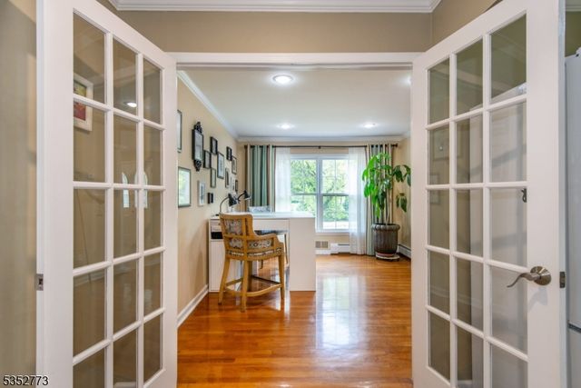 47 Robin Hood Way, Wayne Twp., NJ 07470