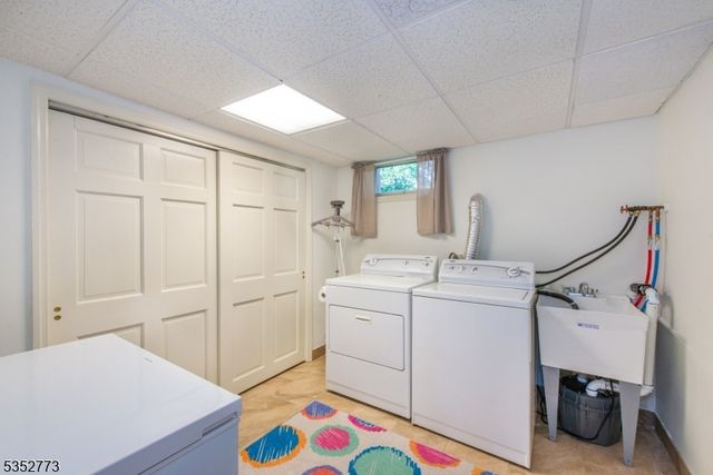 47 Robin Hood Way, Wayne Twp., NJ 07470