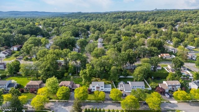 47 Robin Hood Way, Wayne Twp., NJ 07470