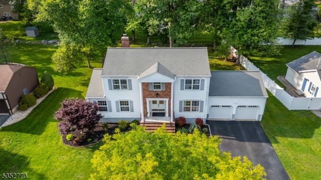 47 Robin Hood Way, Wayne Twp., NJ 07470