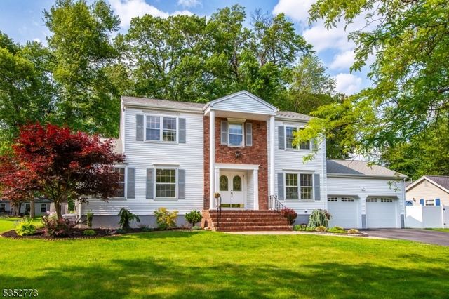 47 Robin Hood Way, Wayne Twp., NJ 07470