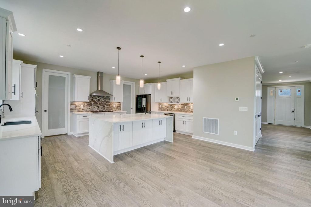 Image 10 of property listing at 7618 CARLA, Pikesville, MD 21208