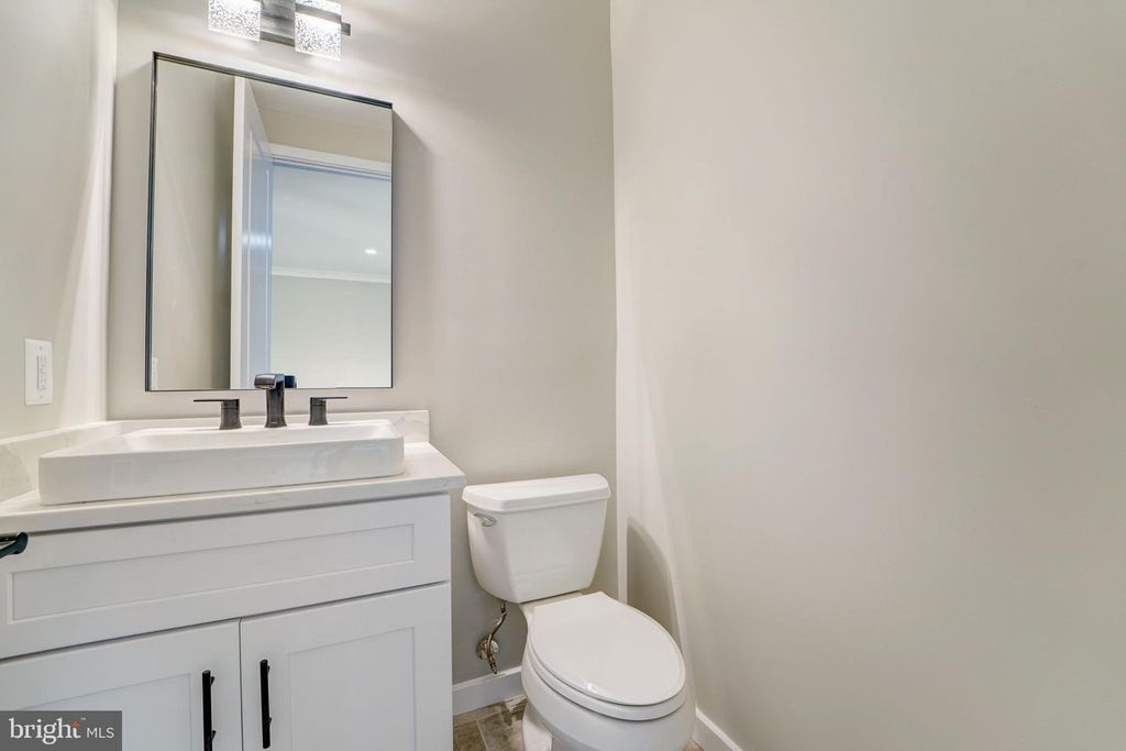 Image 14 of property listing at 7618 CARLA, Pikesville, MD 21208
