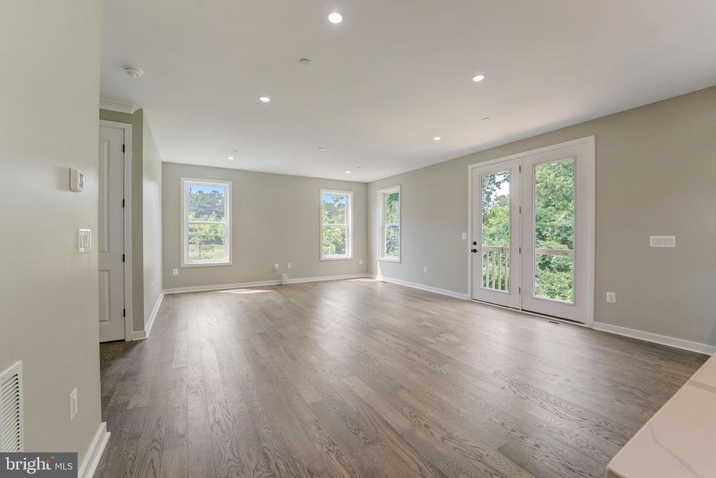 Image 6 of property listing at 7618 CARLA, Pikesville, MD 21208