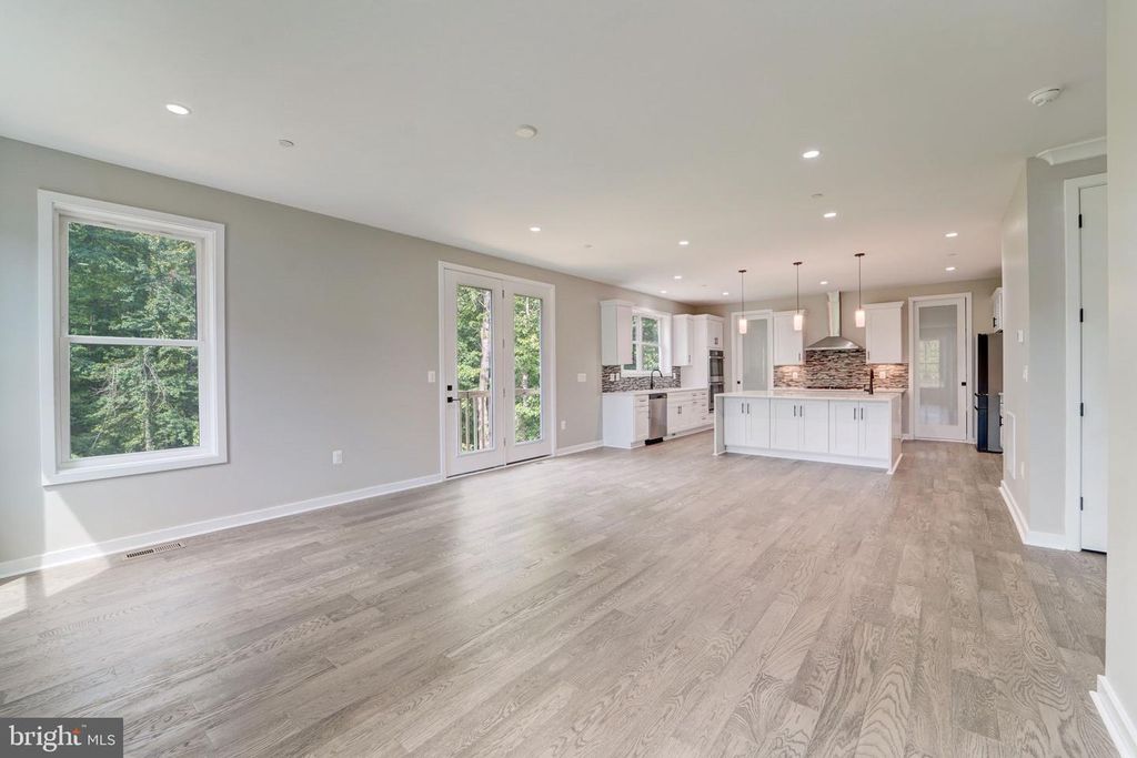 Image 9 of property listing at 7618 CARLA, Pikesville, MD 21208