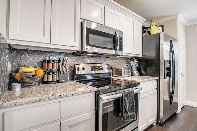 1613 Crown Point Drive, Little Elm, TX 75036