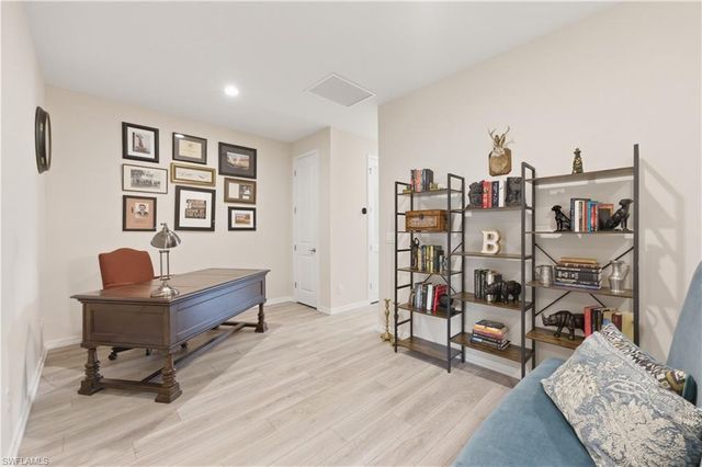 13017 Pembroke DR, Naples, FL 34105