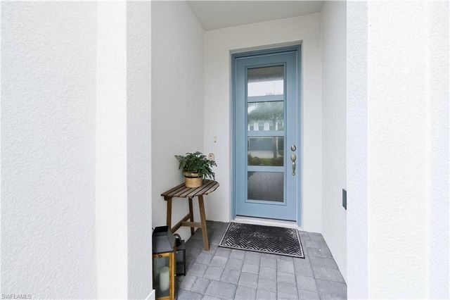 13017 Pembroke DR, Naples, FL 34105