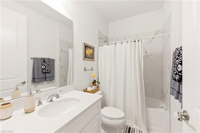 13017 Pembroke DR, Naples, FL 34105