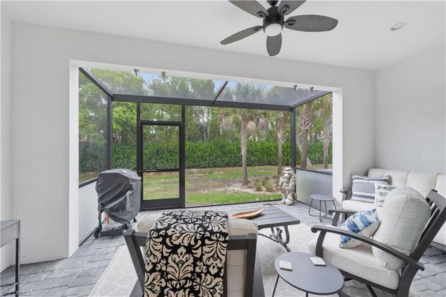13017 Pembroke DR, Naples, FL 34105