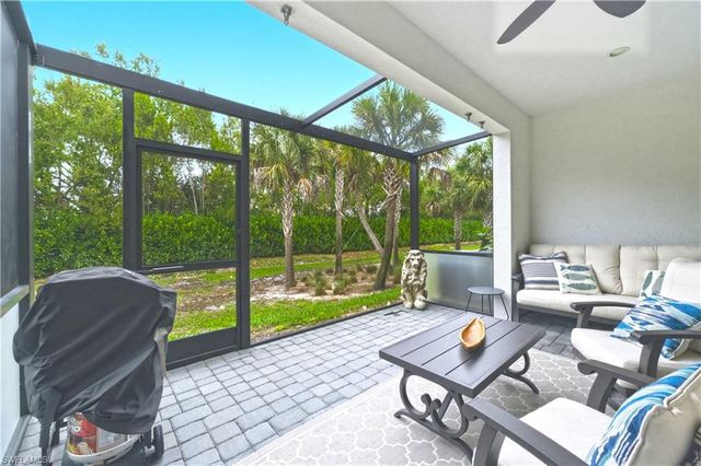 13017 Pembroke DR, Naples, FL 34105