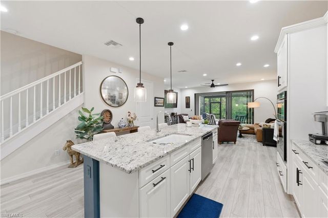 13017 Pembroke DR, Naples, FL 34105