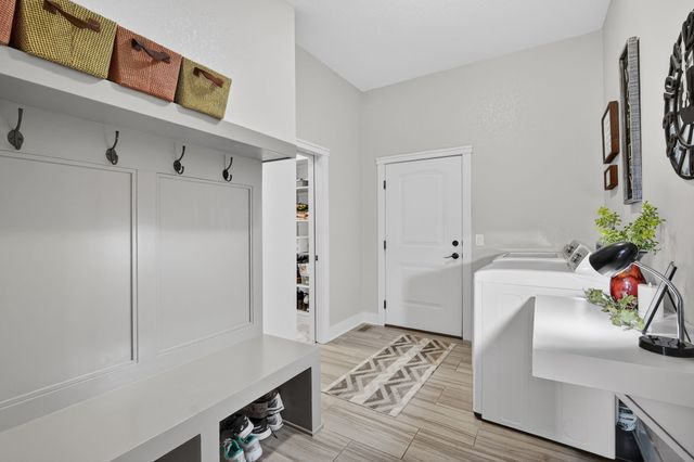 2357 Stonewood Court SW, Altoona, IA 50009