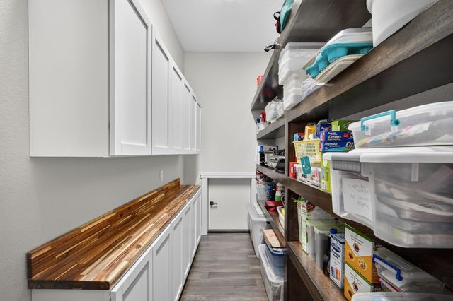 2357 Stonewood Court SW, Altoona, IA 50009