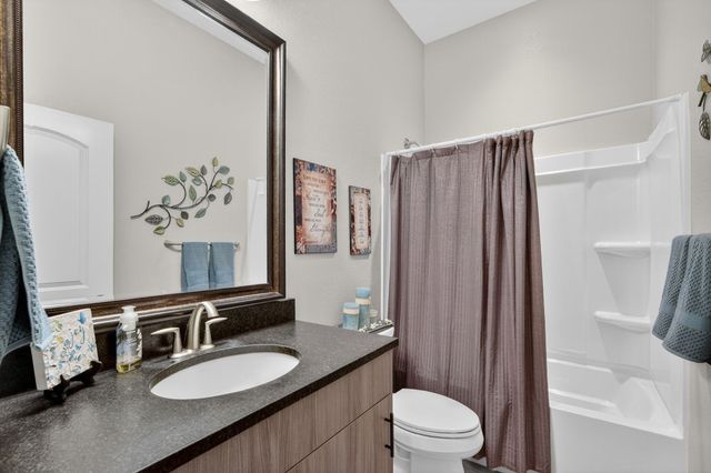 2357 Stonewood Court SW, Altoona, IA 50009