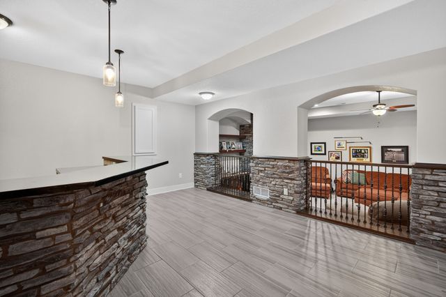 2357 Stonewood Court SW, Altoona, IA 50009