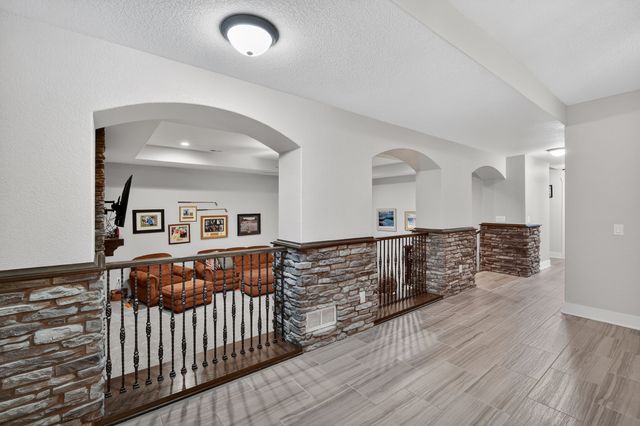 2357 Stonewood Court SW, Altoona, IA 50009