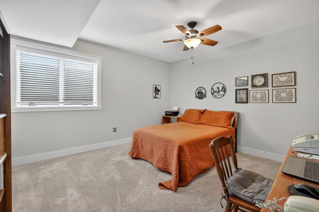 2357 Stonewood Court SW, Altoona, IA 50009