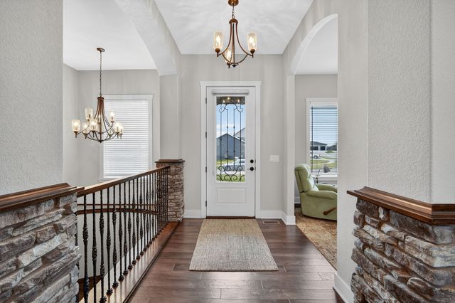 2357 Stonewood Court SW, Altoona, IA 50009