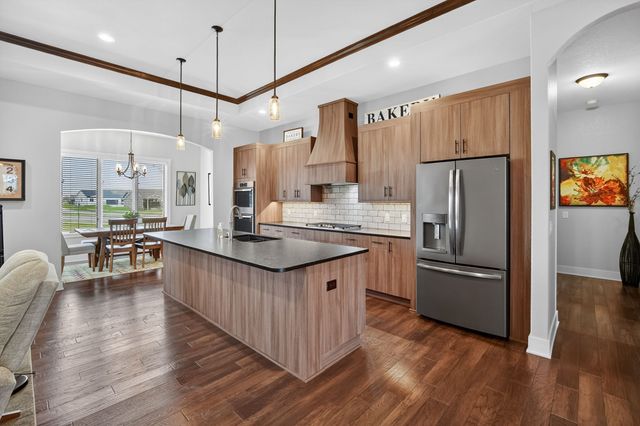 2357 Stonewood Court SW, Altoona, IA 50009