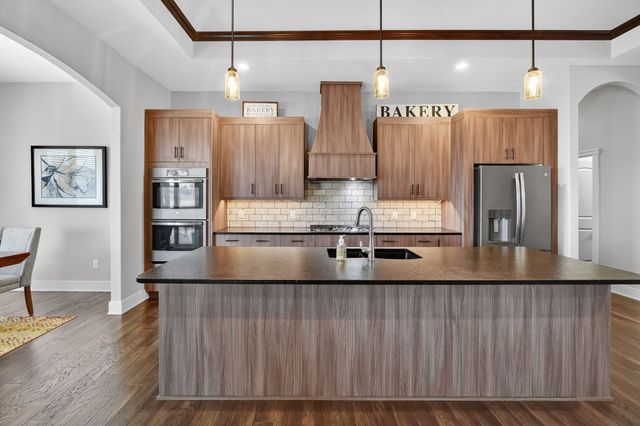 2357 Stonewood Court SW, Altoona, IA 50009