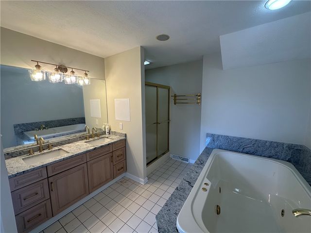 107 Fairway Landings Drive, Cecil, PA 15317