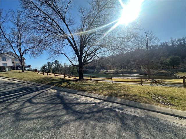 107 Fairway Landings Drive, Cecil, PA 15317