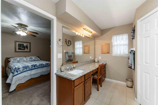 5222 Glenvalley Drive, La Porte, TX 77571