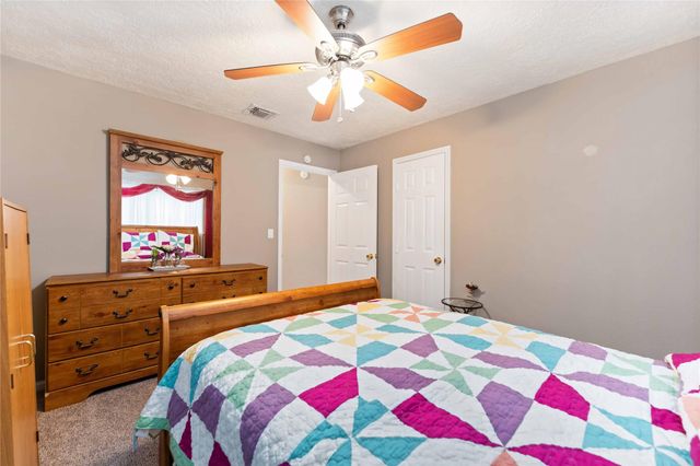 5222 Glenvalley Drive, La Porte, TX 77571