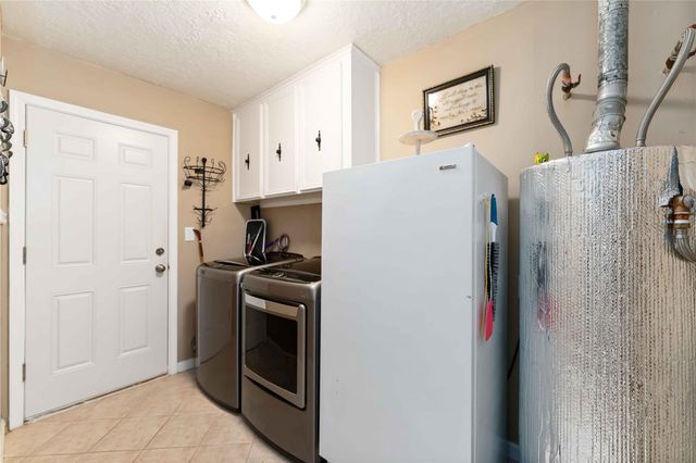 5222 Glenvalley Drive, La Porte, TX 77571