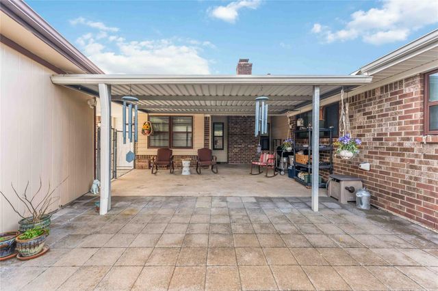 5222 Glenvalley Drive, La Porte, TX 77571