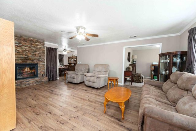 5222 Glenvalley Drive, La Porte, TX 77571