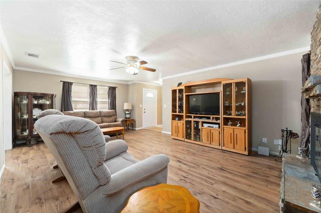 5222 Glenvalley Drive, La Porte, TX 77571