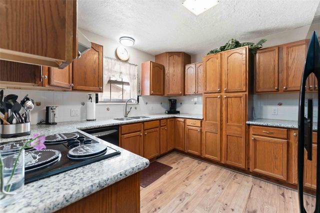 5222 Glenvalley Drive, La Porte, TX 77571