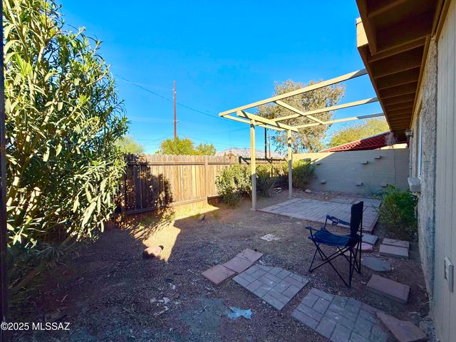 1884 W Record Street, Tucson, AZ 85705