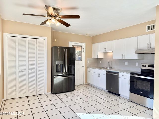 1884 W Record Street, Tucson, AZ 85705