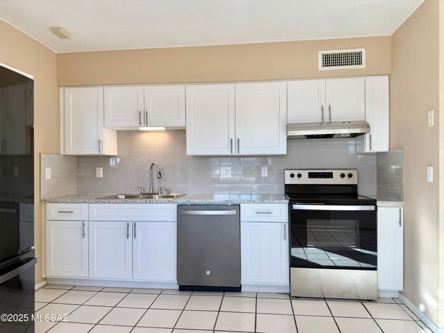 1884 W Record Street, Tucson, AZ 85705