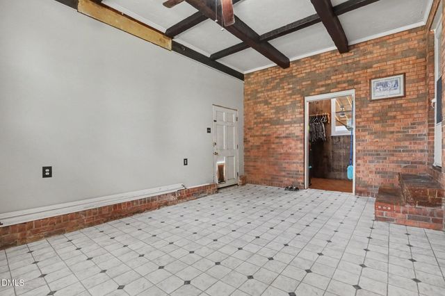 200 Paceville Road, Selma, NC 27576