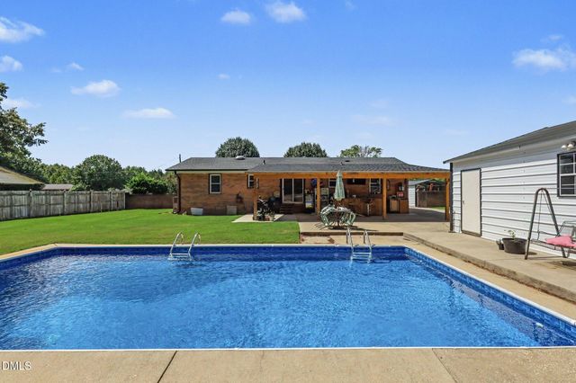 200 Paceville Road, Selma, NC 27576