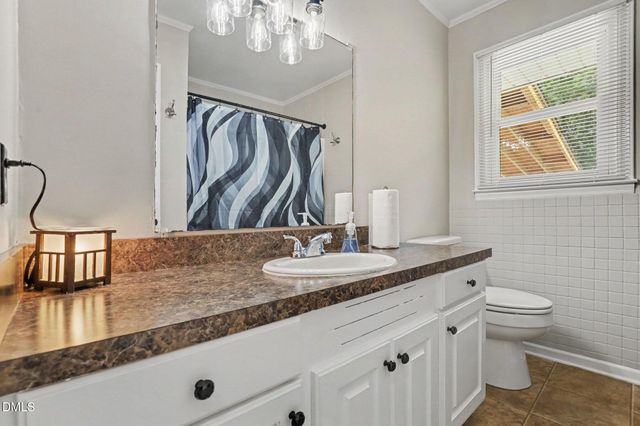 200 Paceville Road, Selma, NC 27576