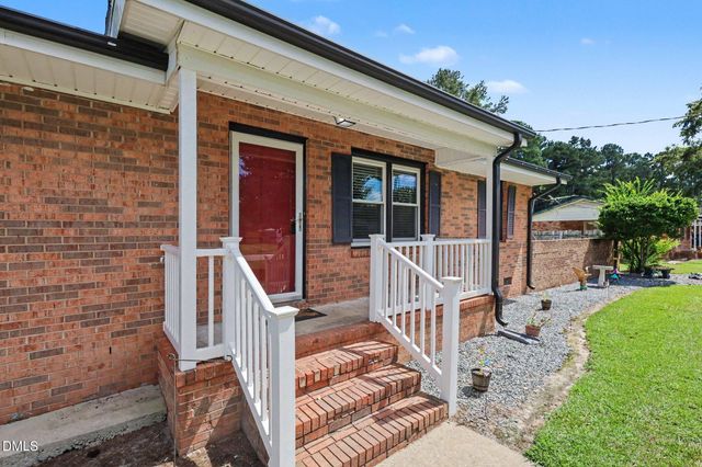 200 Paceville Road, Selma, NC 27576