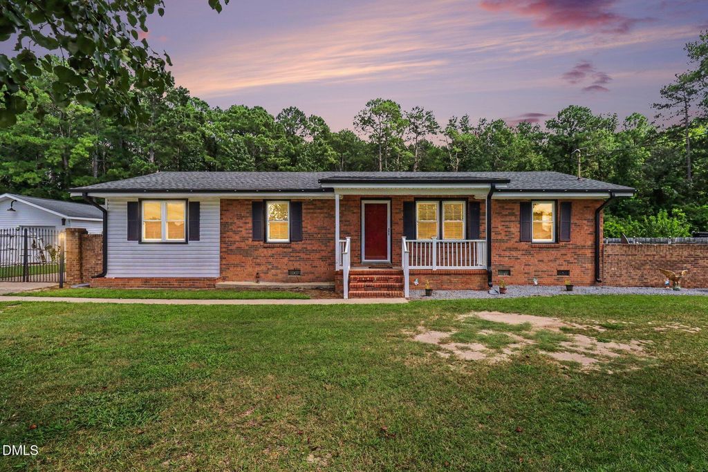 200 Paceville Road, Selma, NC 27576