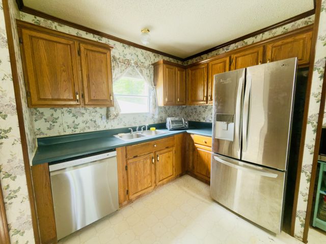 376 Red Top Rd, Indian Mound, TN 37079