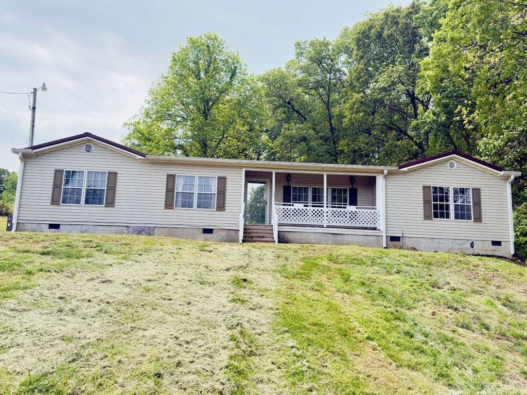 376 Red Top Rd, Indian Mound, TN 37079