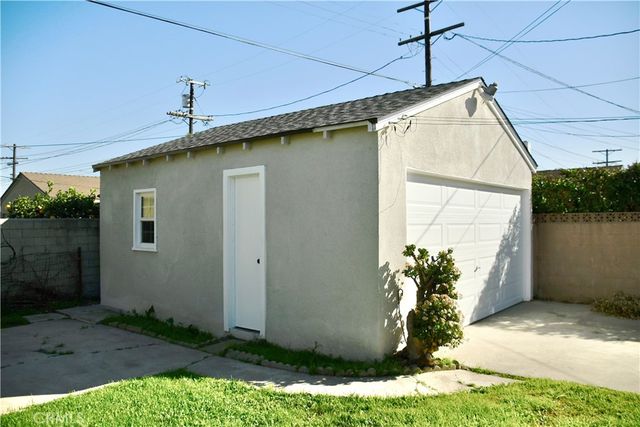 9106 S Gramercy Place, Los Angeles, CA 90047