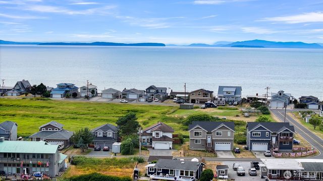 4393 Saltspring Drive, Ferndale, WA 98248
