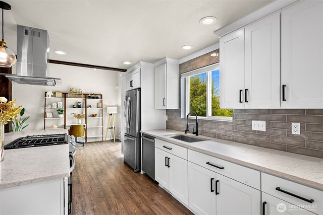 4393 Saltspring Drive, Ferndale, WA 98248