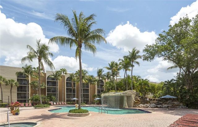 19455 NE 10 Avenue 4-116, North Miami Beach, FL 33179